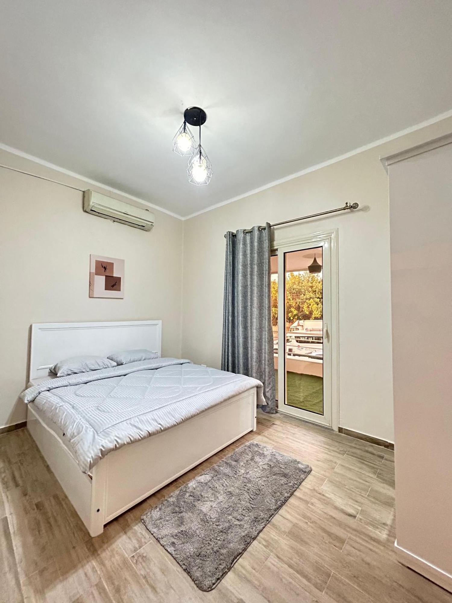 Apartment 2br Masr Elgdida -prime Location *